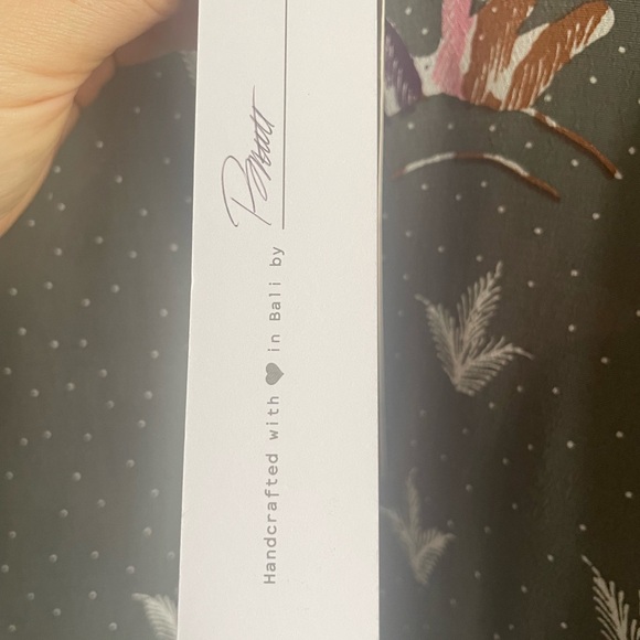 Bel Kazan Ophelia Long Sleeve Gray Floral Top. Made In Bali. New With Tags. - Picture 7 of 9